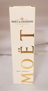 Šampaňské Moët, 1200 Kč